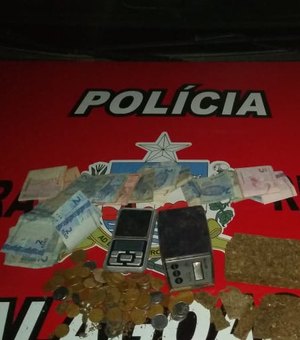 Um foge e outro é preso após flagrante de tráfico de drogas, em Arapiraca 