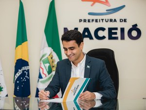Reeleição à vista: JHC dispara como 2º prefeito mais bem avaliado do Brasil e joga banho de água fria na oposição