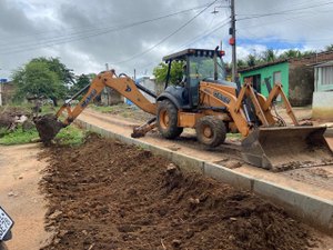 Prefeitura de Palmeira dos Índios avança na implantação de drenagem da avenida Norte-Sul