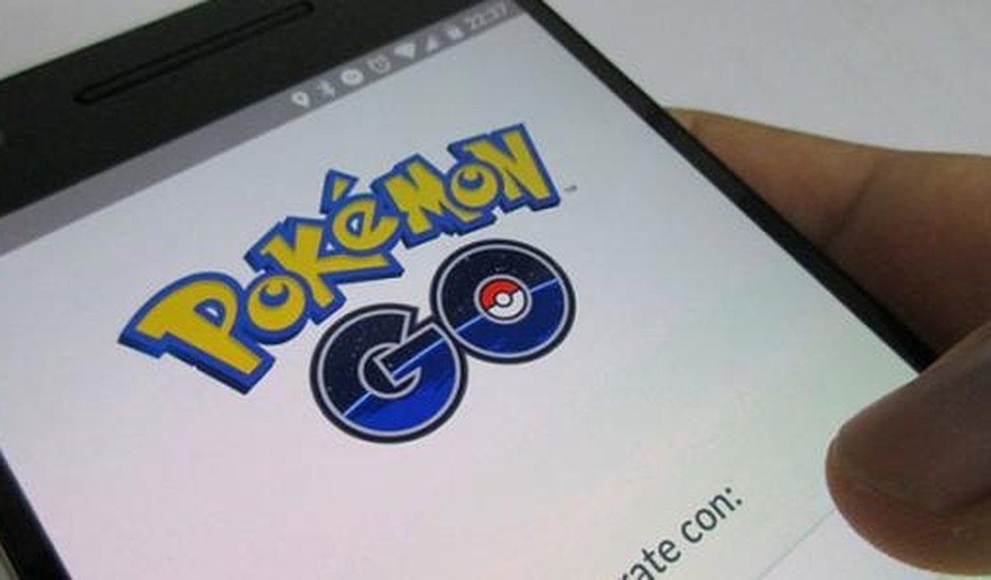 Adolescente tem celular roubado enquanto jogava Pokémon Go