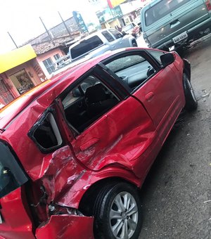 Mecânico é preso por dirigir carro de cliente e causar acidente em Maceió