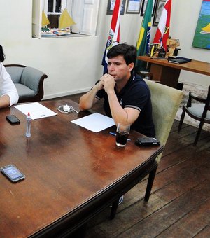 Irmão de prefeito alagoano e ex-secretário municipal recebe mais de R$ 30 mil de férias