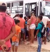 Moradores do Perucaba reclamam de superlotação no transporte escolar 