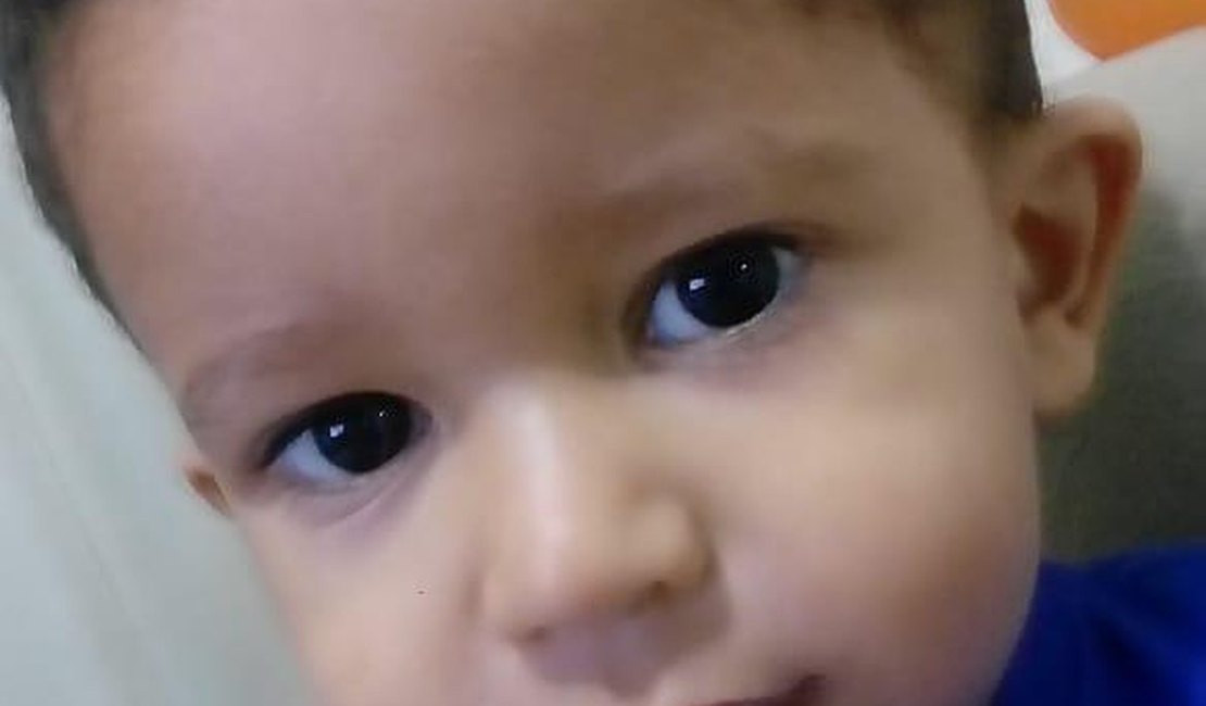 Menino engasga com peça de brinquedo e fica em estado grave
