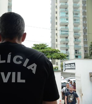 Polícia realiza operação contra lavagem de dinheiro em escola de samba