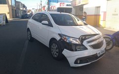 Veículo tem para-choque arrancado durante colisão em Arapiraca