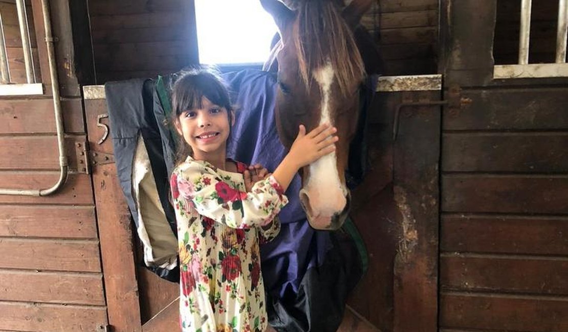 Brasileira de 9 anos é convidada para sociedade de gênios nos Estados Unidos