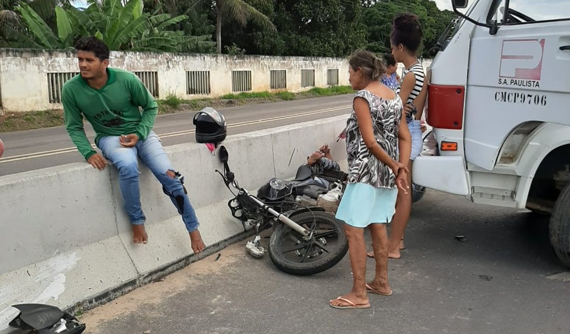 Motociclista trafega por trecho proibido em obras da AL 220 e provoca acidente