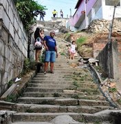 Orçada em R$35 milhões, Governo inicia obras de escadarias e pontilhões nas grotas de Maceió