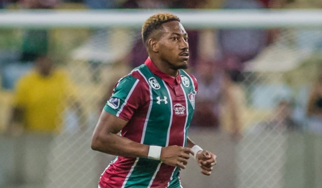 CRB acerta com atacante do Fluminense