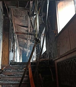 Incêndio deixa pelo menos 18 mortos em hotel na China