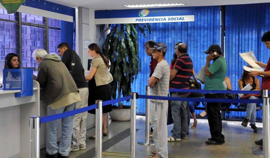Governo suspende exigência de prova de vida de aposentados federais