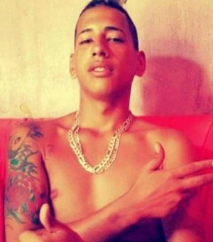 Jovem é assassinado a tiros dentro de barbearia na Mata do Rolo, em Rio Largo