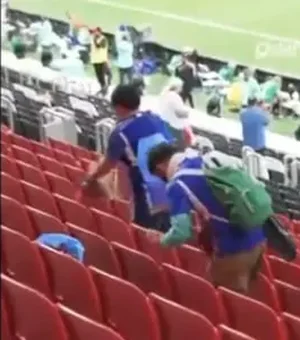 Torcedores japoneses são flagrados recolhendo lixo em jogo da Copa do Mundo