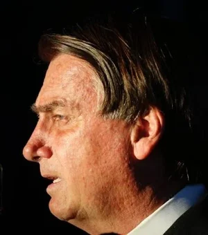 Presidente deve ficar três dias internado em SP, diz Flávio Bolsonaro