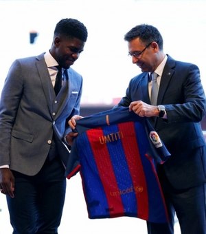Barcelona apresenta jogador Francês e faz homenagem as vitimas do terrorismo