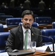 Senador alagoano revela clima tenso em Brasília