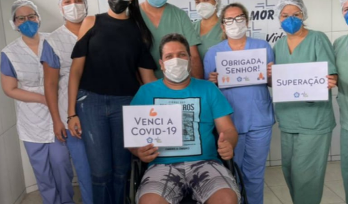 Após perder pais para a Covid-19, irmãos Pinheiro recebem alta hospitalar