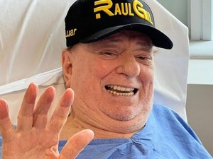 Raul Gil recebe alta de hospital após cirurgia na próstata