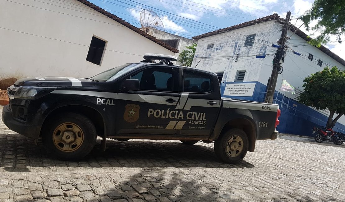 PC prende acusado de cravar faca no peito de rival em Marechal Deodoro
