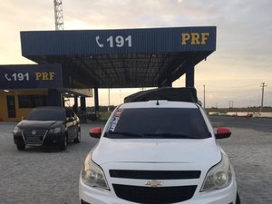 PRF prende três e recupera dois veículos roubados em Alagoas