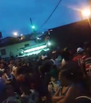 [Vídeo] Entrega de peixe é cancelada por causa de tumulto em Rio Largo 