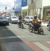 Condutores que trafegarem na faixa azul serão multados em Arapiraca