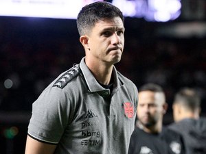 Vasco busca consenso no substituto de Barbieri e terá interino contra o Cuiabá