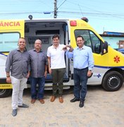 Prefeitura de Marechal Deodoro recebe nova ambulância do Governo do Estado