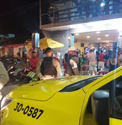 [Vídeo] Polícia realiza operação em conveniências e bares de Arapiraca, e desliga paredões de som
