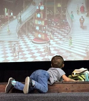 Cinema adaptado leva inclusão social para crianças especiais