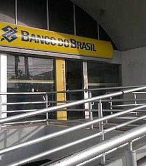 População de cidade alagoana organiza protesto contra fechamento de banco