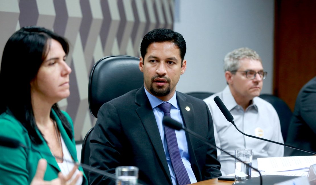 Rodrigo Cunha difunde no Senado negócios de impacto social