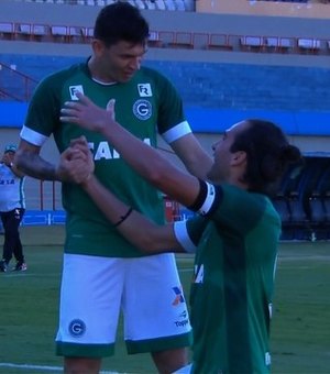 Goiás 3 x 0 CRB- Galo perde pênalti, Léo Gamalho e Júnior Viçosa marcam 