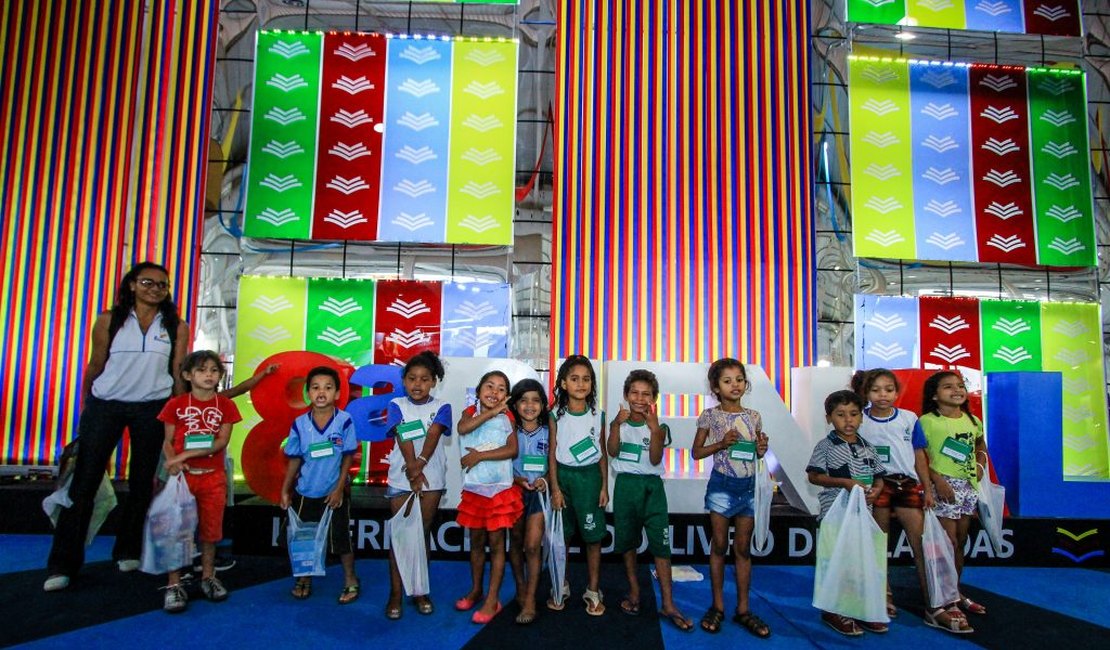 Vale Livro: 6.800 alunos usam o benefício na Bienal