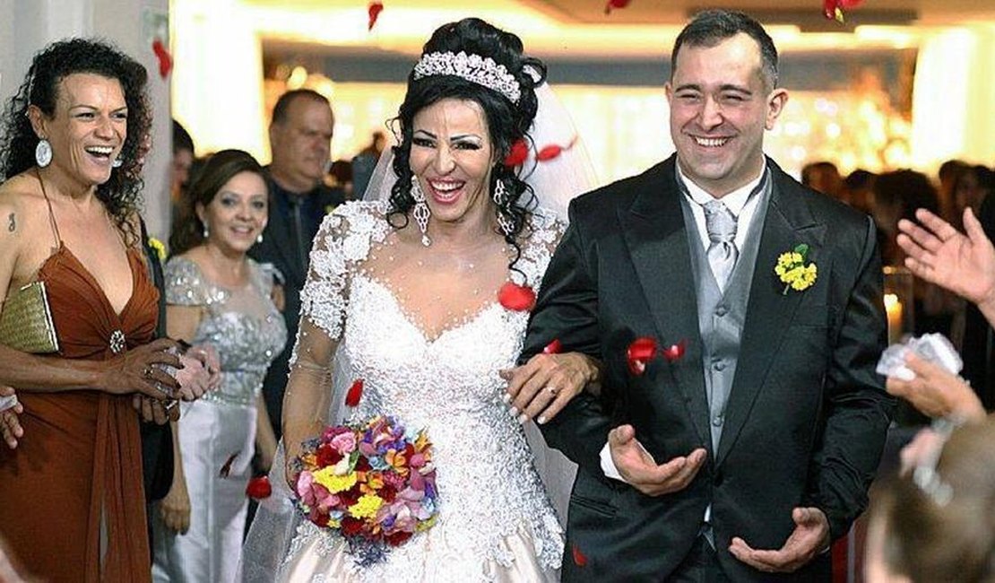Alunos do Senac fazem casamento para travesti como conclusão de curso