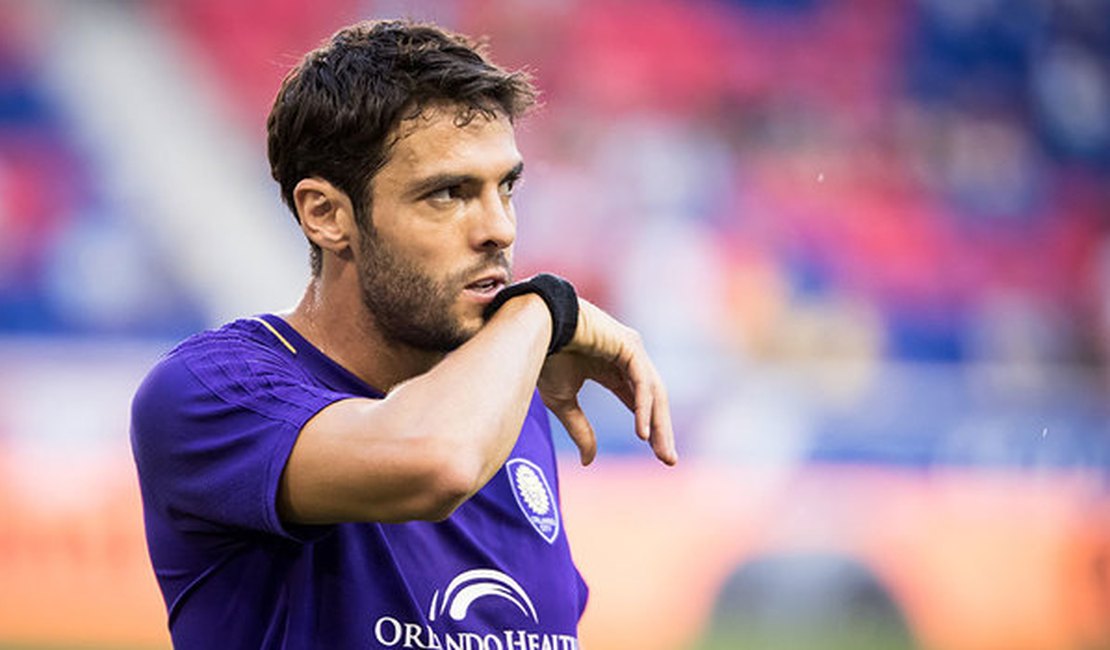 Aos 35 anos, Kaká anuncia aposentadoria como jogador