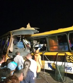Vítimas de acidente de ônibus ocorrido em 2017 agradecem atendimento dos profissionais do HEA
