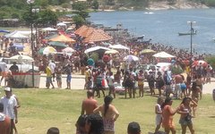Multidão de banhistas em Traipu