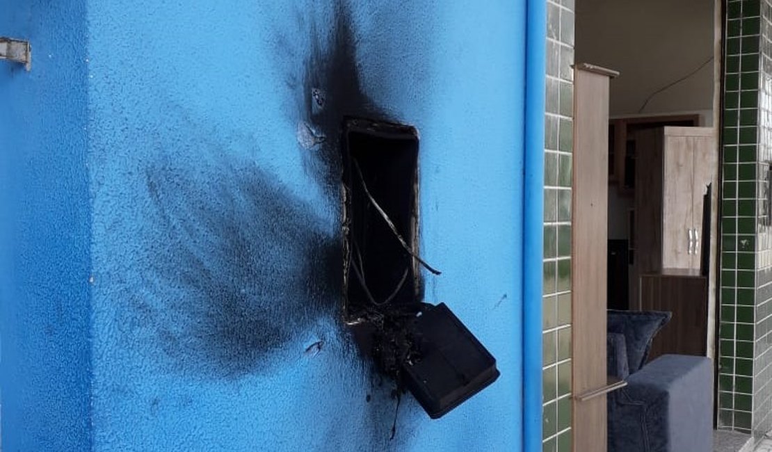 Curto-circuito causa princípio de incêndio em loja em São Miguel dos Campos