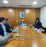 Marx Beltrão se reúne com ministro da Casa Civil e pede apoio para moradores do Pinheiro