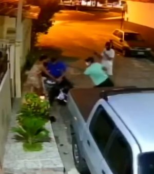 Homem suspeito de roubar moto no bairro do Poço se entrega à polícia