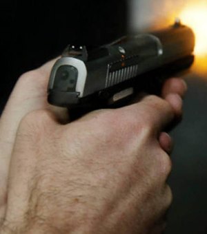 Jovem é assassinado a tiros de arma de fogo no Jacintinho na noite desta sexta (18)