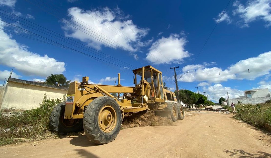 Obras de drenagem e pavimentação do Parque das Mangueiras entram em fase de conclusão dos serviços