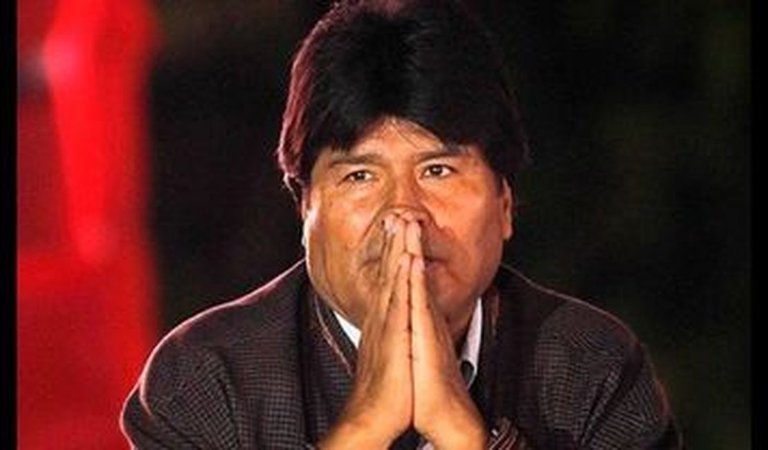 Orações atendidas: Evo Morales suspende criminalização das igrejas