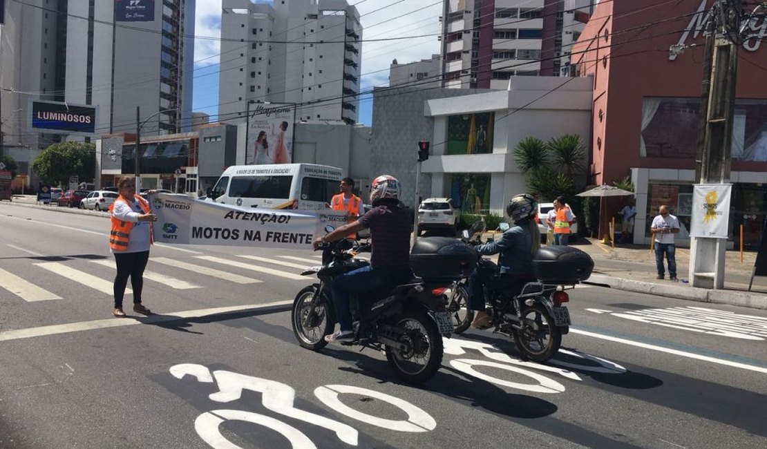 Faixa de parada para motociclistas é implantada na Jatiúca, em Maceió