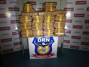 Polícia apreende 177 quilos de maconha que estava em um fundo falso de veículo