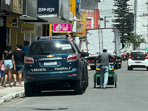 [Vídeo] Receita Federal faz operação em lojas de eletrônicos em Arapiraca com apoio da PRF