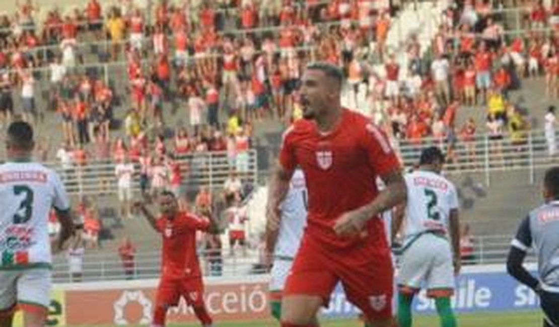 João Carlos sonha com títulos no CRB