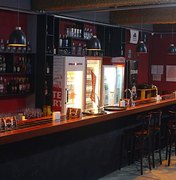 Primeiro fim de semana de reabertura de bares em Maceió será teste para Sesau